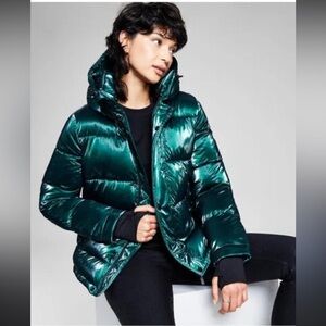 BCBGeneration Puffer Jacket in Liquid Emerald Green Size Medium